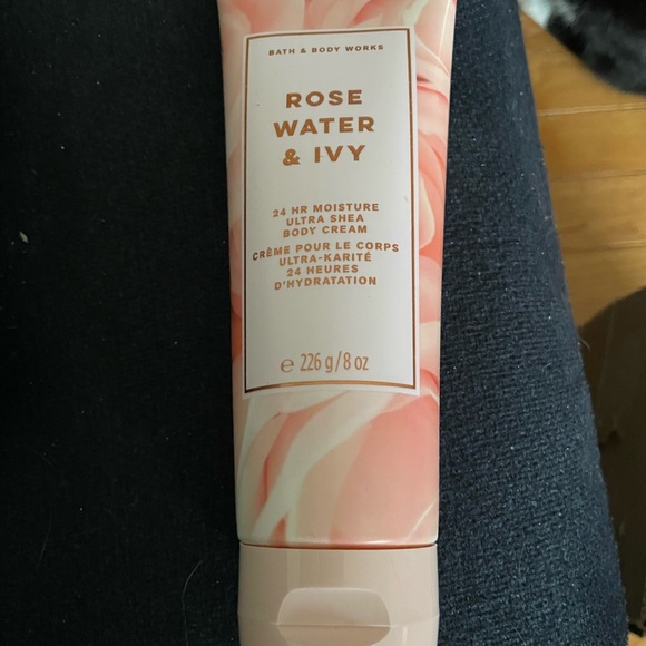 Lily and green tea Shea body cream - Picture 9 of 10